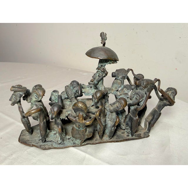 African Antique 19th Century Ashanti King From Ghana Detailed Figural Bronze Statue For Sale - Image 3 of 16