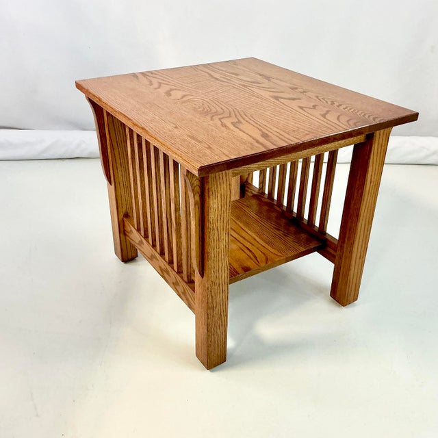 American 1990s Vintage Arts & Crafts Mission Oak Slatted Side Table, After Stickley. For Sale - Image 3 of 12