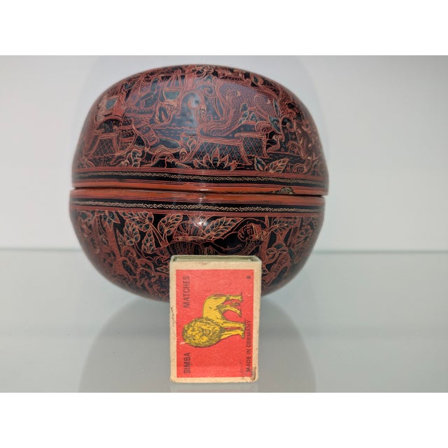 Large Vintage Burmese Lacquer Ball Box, 1960 For Sale - Image 3 of 13