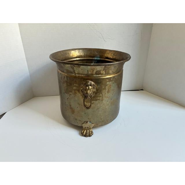 English Vintage Brass Jardinière With Lion Handles and Claw Feet - Indoor Planter For Sale - Image 3 of 16