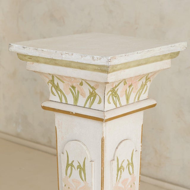 Off-white French Art Nouveau Hand-Painted Wood Pedestal, 1960s For Sale - Image 8 of 10