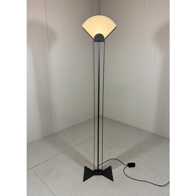 Italian Floor Lamp in Steel Tear Plate and Glass, 1980s For Sale - Image 3 of 18