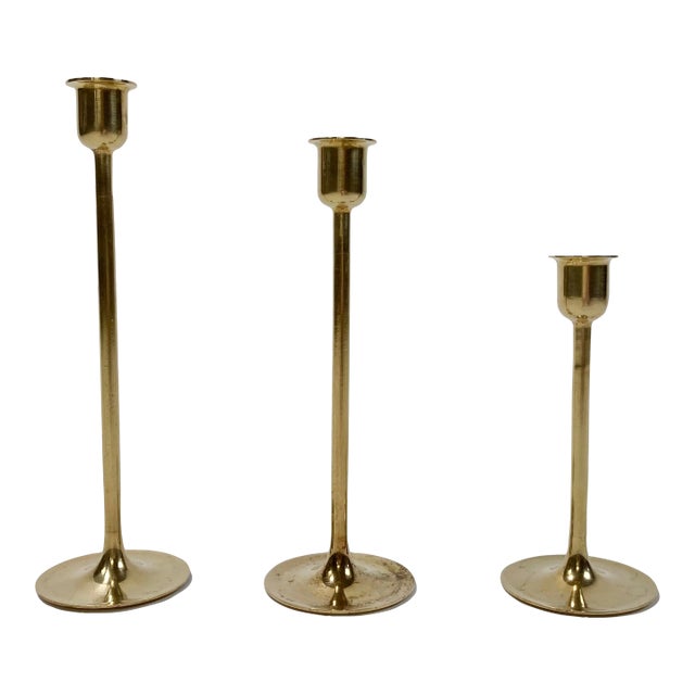 Vintage Graduated MCM Brass Tulip Candlestick Holders, Set of 3 For Sale