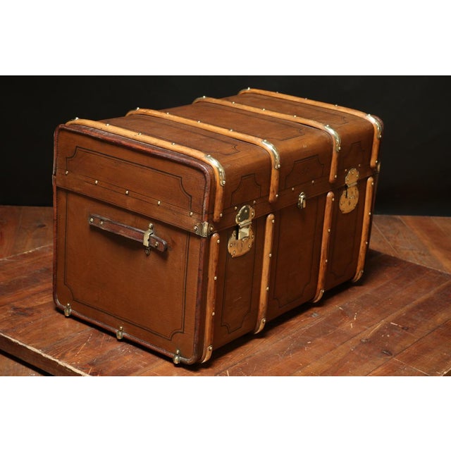 Curved Mail Trunk with Key, 1920s, in Very Good conditions. Designed 1920 to 1949