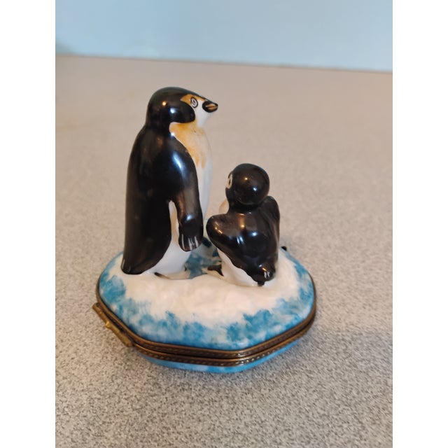 Traditional 1980s Pient Main Limoges France Penguin Trinket Box For Sale - Image 3 of 6
