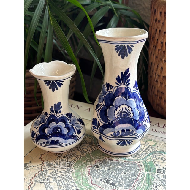 1980s Vintage Pair of Petite Delft Vases For Sale - Image 5 of 5