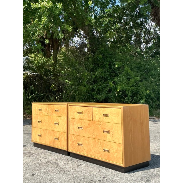 Vintage Boho Henredon Scene Two Burl Chest of Drawers - A Pair For Sale In West Palm - Image 6 of 9