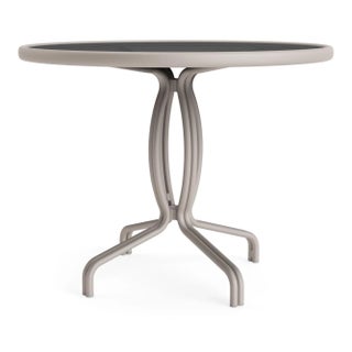 Brown Jordan Kantan Aluminum 36" Round Table, Dove frame For Sale
