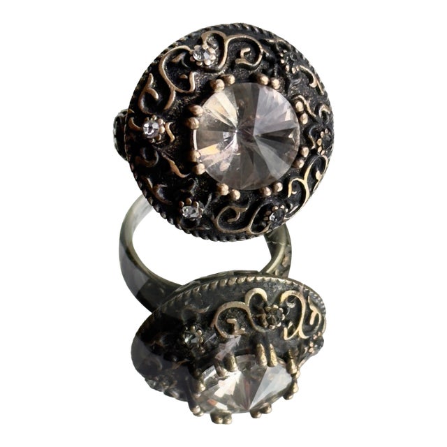 Vintage Medallion-Style Cocktail Ring With Clear Faceted Stone, 1990s, Size 7.5 For Sale
