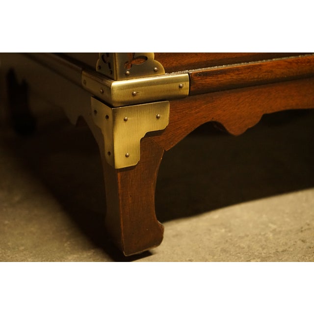 Wood 1970s Henredon Asian Inspired 3 Drawer Bachelors Chest. For Sale - Image 7 of 13