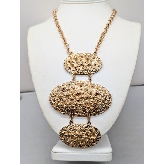 Mid-Century Modern Vintage 1972 Signed Napier Brutalist Bumpy Pendant Necklace For Sale - Image 3 of 6