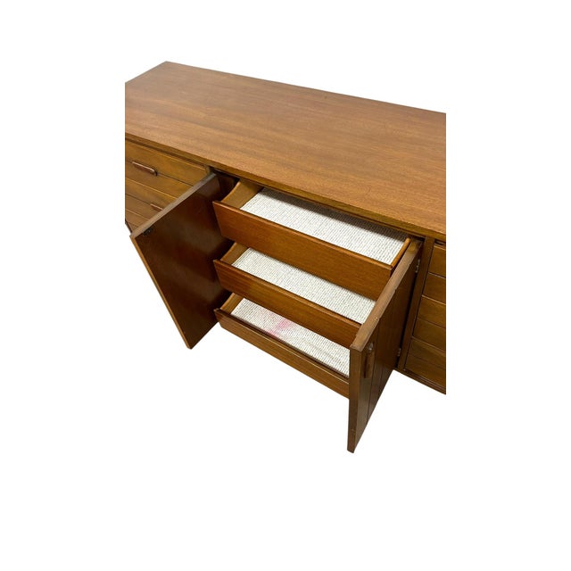 1960s Vintage Mid Century Modern Walnut 9-Drawer Triple Dresser Dovetailed Drawers For Sale - Image 5 of 10