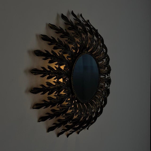 1970s Large Italian Backlit Phytomorphic Mirror in Painted Metal, 1970s For Sale - Image 5 of 18