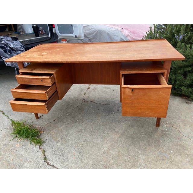 Chocolate Vintage MCM Danish Teak Floating Desk by Peter Løvig Nielsen Needs Restoration For Sale - Image 8 of 12
