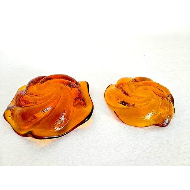 Fenton Art Glass Company 1960s Hand Blown Fenton Glass Rose Swirl Ashtray/Catchalls, Set of 2 For Sale - Image 4 of 11