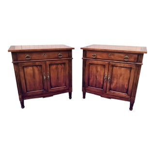 Pair of Henredon Louis XVI Walnut & Oak Chests Side Accent Tables Nightstand Cabinets For Sale