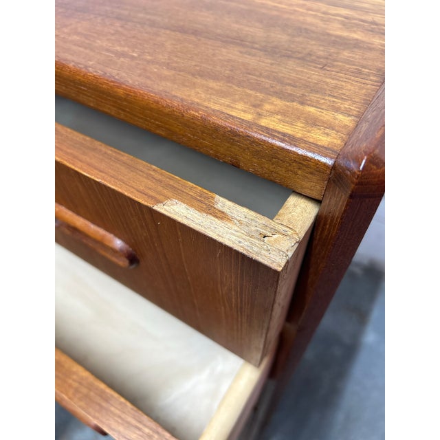 1960s Danish Mid Century Modern Teak 6 Drawer Tall Chest of Drawers For Sale In New York - Image 6 of 9