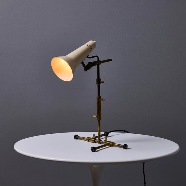 1950s 1950s Gino Sarfatti Sculptural Table Lamp for Arteluce For Sale - Image 5 of 12