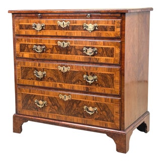 Small 18th Century Georgian Walnut Chest of Drawers, 1720 For Sale