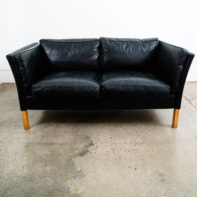 Mid-20th Century Danish Modern Two-Seat Leather Sofa Attributed to Børge Mogensen in Black For Sale - Image 11 of 12