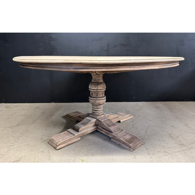 These are very rare, Round Farmhouse Tables and this large size one even rarer, will seat 8 when needed. Dating to the...