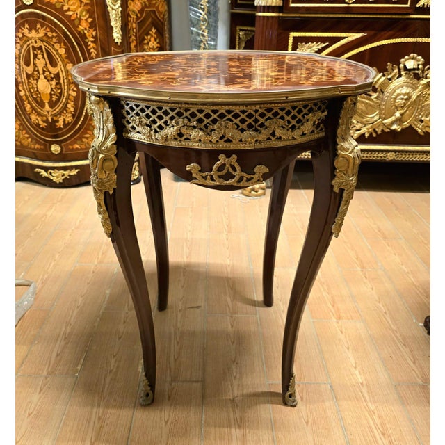 Elegant French Louis XV Accent Table With Intricate Marquetry & Bronze Ormolu For Sale - Image 4 of 4