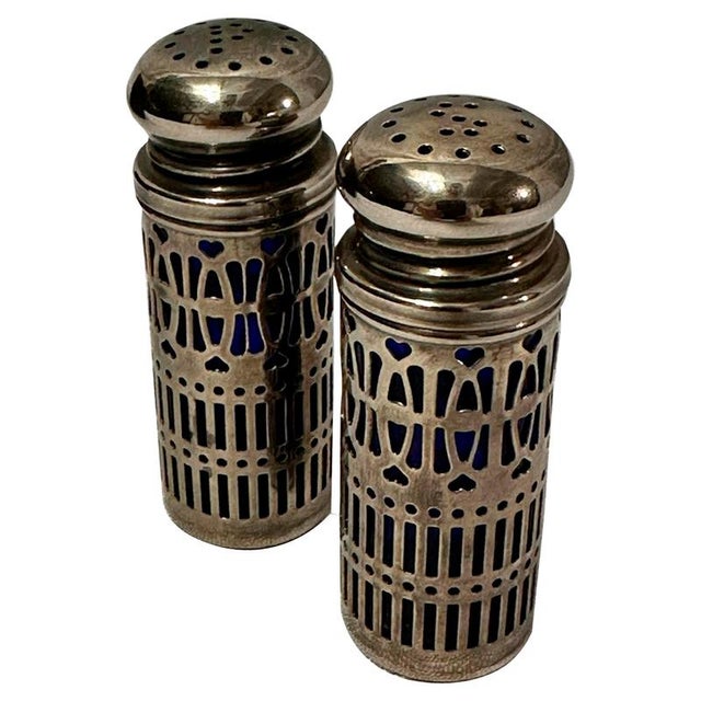 Mid 19th Century 19th Century Victorian Silver Set of Salt and Pepper Shakers, England, 1850s, Set of 2 For Sale - Image 5 of 5