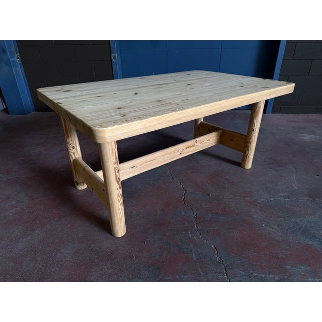 Pine Dining Table with Thick Top and Rounded Legs by Knud Friis & Elmar Moltke Nielsen for Friis & Moltke, 1960s For Sale - Image 4 of 11