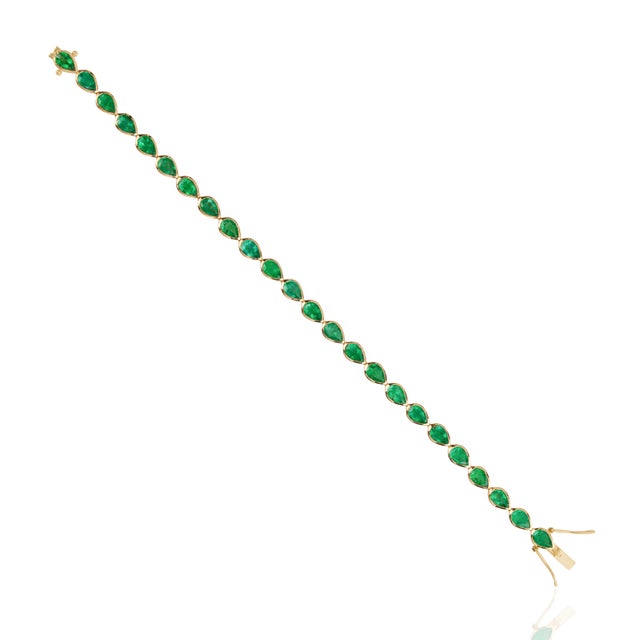 Metal Classic 7.8ct Pear Emerald Tennis Bracelet in 14k Yellow Gold by VRJewels For Sale - Image 7 of 18