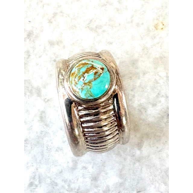 Gorgeous, vintage sterling silver band ring with turquoise stone