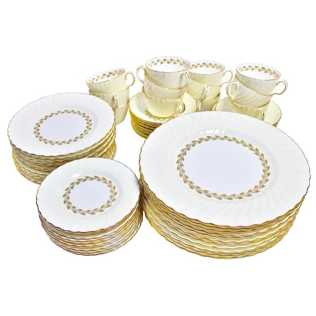 Traditional Mid 20th Century 1950s Minton Bone China Dinner Service for 12 Settings, 67 Pieces For Sale - Image 3 of 8