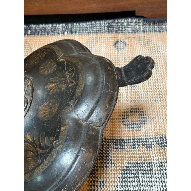 19th Century Victorian Tilt Top Pedestal Table For Sale - Image 4 of 12