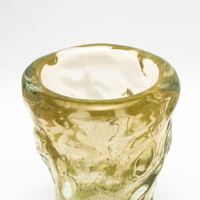 Hand Blown Murano Burri Vase in Clear With 24-Karat Gold Flecks For Sale In Los Angeles - Image 6 of 7