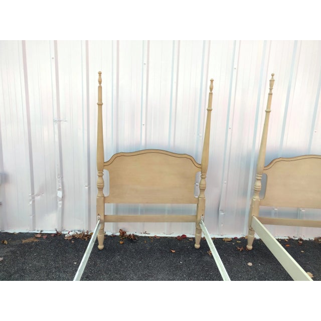 French Provincial Mid 20th Century Vintage French Provincial Urn Poster Twin Size Beds, a Pair For Sale - Image 3 of 9