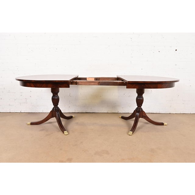 Henkel Harris Georgian Banded Mahogany Double Pedestal Extension Dining Table, Newly Refinished For Sale In South Bend - Image 6 of 15