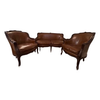 1940s French Louis XV-Style Leather Loveseat With Pair of Bergère Chairs – Hand-Finished Brown Leather For Sale