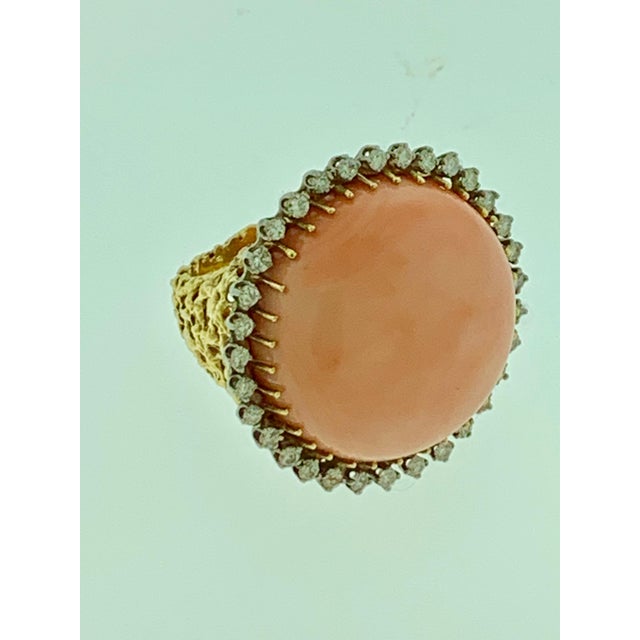 125 Carat Natural Pink Round Coral and Diamond Cocktail Ring 18 Karat Gold For Sale - Image 9 of 18