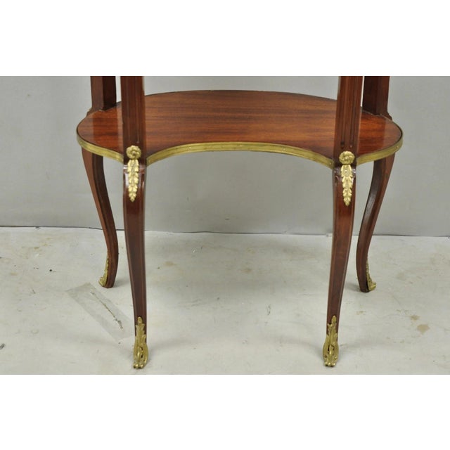 Vintage French Louis XV Style Mahogany Kidney Bean Side Table W/ Bronze Ormolu For Sale - Image 9 of 15
