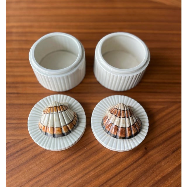 Fitz and Floyd 1970s Fitz and Floyd Hand-Painted Seashell Ceramic Canisters-a Pair For Sale - Image 4 of 6