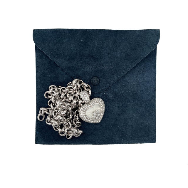 Modern Chopard Happy Diamond 18k White Gold Heart Shape Pendant Necklace For Sale - Image 3 of 10