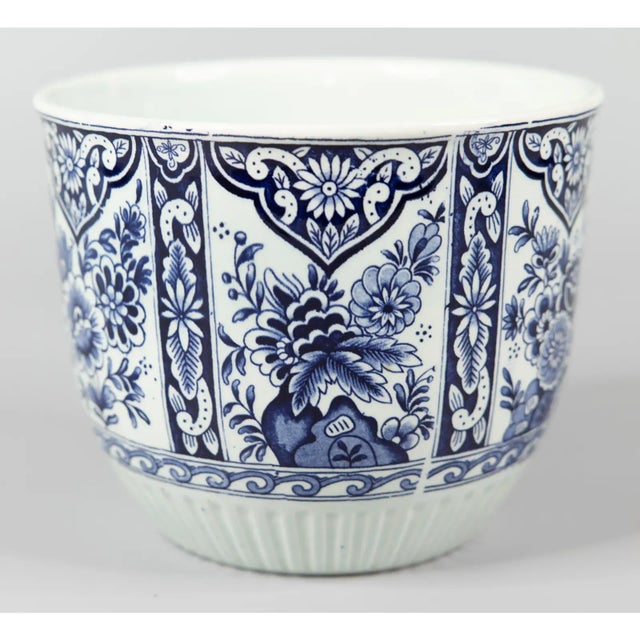 1960s Mid-20th Century Blue and White Delft Cachepot Planter For Sale - Image 5 of 7