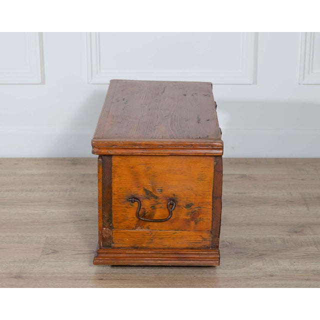 Tuscan 18th-Century Tuscan Fir Travel Box For Sale - Image 3 of 11