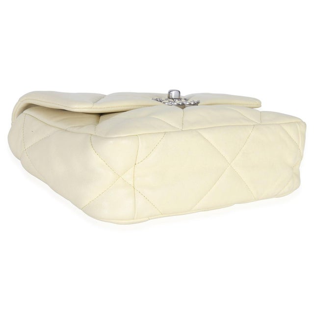 Light Yellow Quilted Lambskin Medium Chanel 19 Flap Bag For Sale In New York - Image 6 of 9