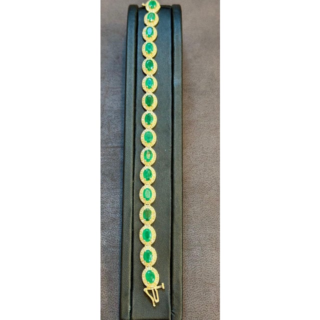 16 Carat Oval Cut Emerald and Diamond Tennis Bracelet 14 Karat Yellow Gold For Sale - Image 18 of 18