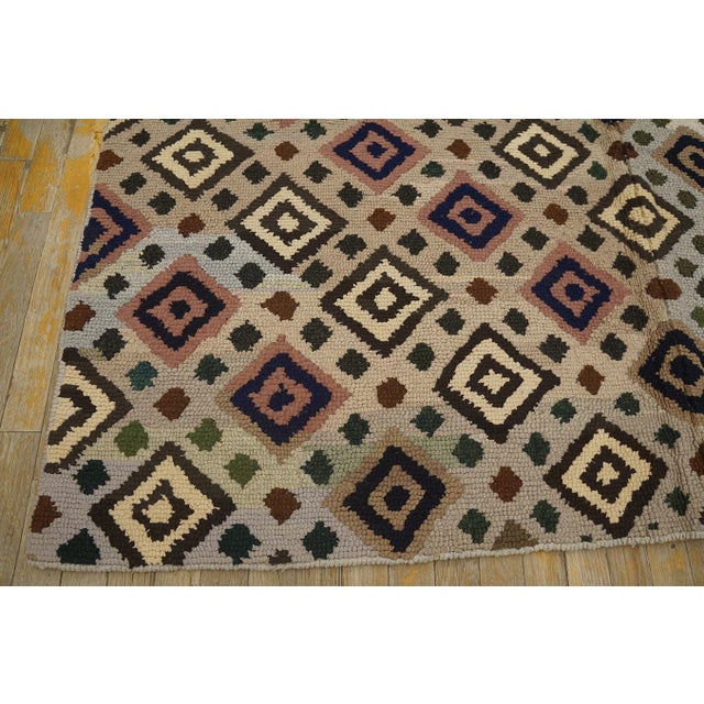 1960s Gray Diamond Vintage American Hooked Rug 5' 11" X 8' 6" Handknotted Wool Carpet For Sale - Image 10 of 18