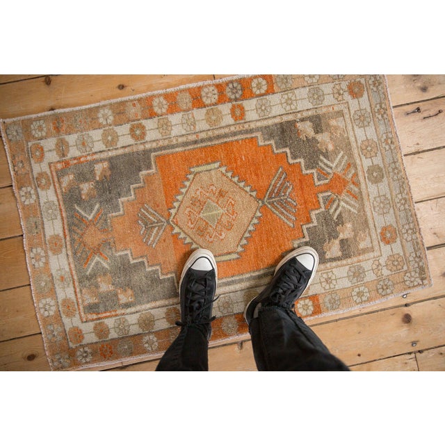 :: Hexagonal center medallion in diamond relief with double finned finials adorned at either end. Corner spandrels in a...