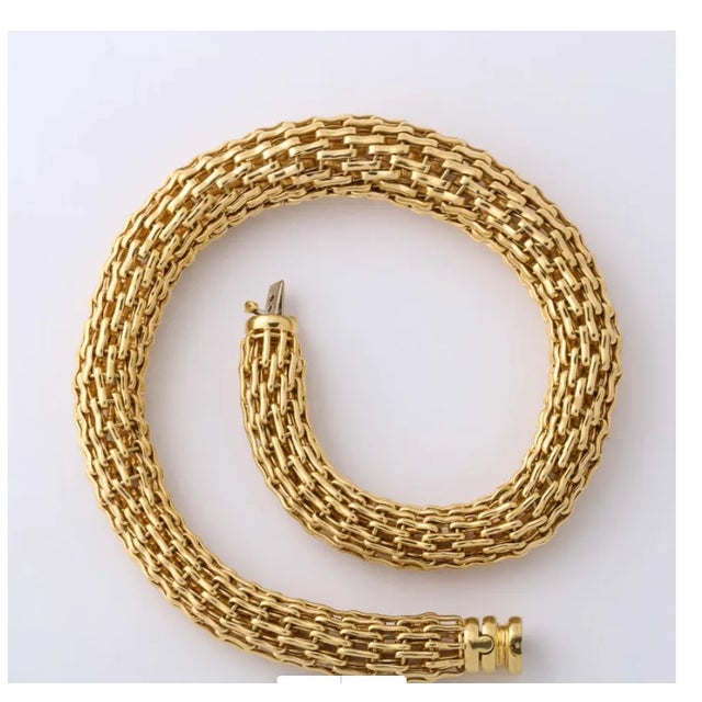 Modern Solid 18 Kt. Gold Mesh Link Choker Continental For Sale - Image 3 of 10