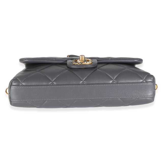 1950s Gray Quilted Lambskin Crush On Chains Flap Bag For Sale - Image 5 of 7