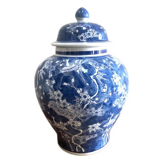 Classic Chinoiserie Blue and White Ceramic Ginger Jar With Handpainted Phoenix Birds Design For Sale