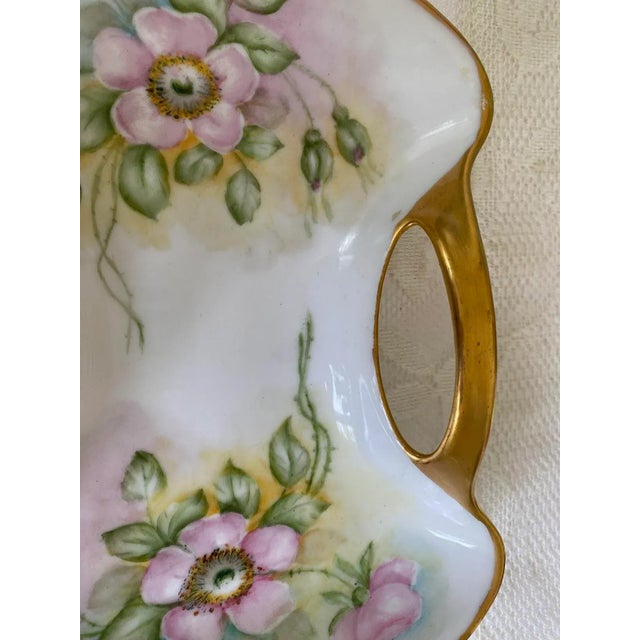Mid-Century Modern Vintage Hutschenreuther and Reinhold Schlegelmil Hand Painted, Purple Wild Roses, Gold Trim & Gold Handle Round/ Leaf/Peanut Sharped Plates- 3 Pieces For Sale - Image 3 of 11